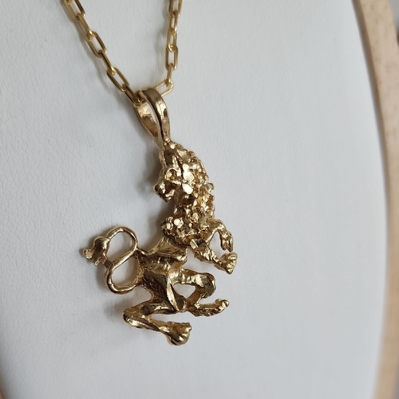 Gold Lion Pendant Necklace - Picture 1 of 3